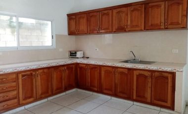 ✨PATIO CON OFICINAS ADMINISTRATIVAS EN RENTA EN CIUDAD DEL CARMEN✨ 📍Calle 70 Col. San Agustín del Palmar