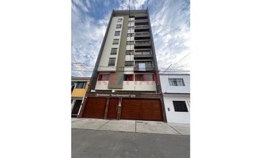 Vive Con Total Comodidad: Dúplex En 1Er Piso Con Muy Buena Distribución. 2Hab + 2 Bñs Renta: S/ 2,000.00 + Mtto