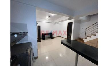 Vive Con Total Comodidad: Dúplex En 1Er Piso Con Muy Buena Distribución. 2Hab + 2 Bñs Renta: S/ 2,000.00 + Mtto