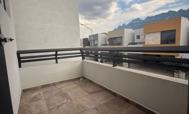 Renta de Casa en Dominio Cumbres Toscana Garcia