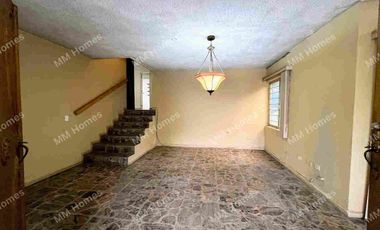 Casa en venta Contry la silla primer sector, Guadalupe Nuevo León.