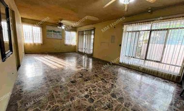 Casa en venta Contry la silla primer sector, Guadalupe Nuevo León.