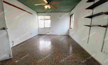 Casa en venta Contry la silla primer sector, Guadalupe Nuevo León.