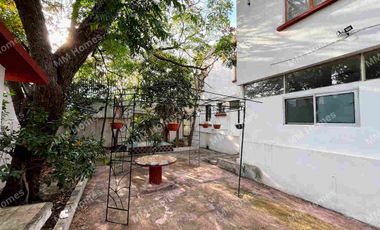 Casa en venta Contry la silla primer sector, Guadalupe Nuevo León.