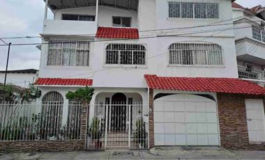 ALQUILO SUIT EN 10ma.ETAPA ALBORADA