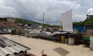 Casa en venta Pereira tipo Hostal alquiler de habitaciones con baño privado (San Fernando La playa Cuba Pereira) Villa Olímpica - Estadio - Aeropuerto