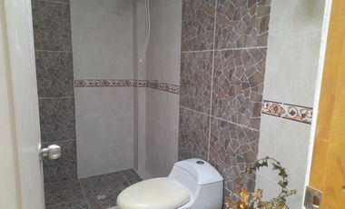 Casa en venta Pereira tipo Hostal alquiler de habitaciones con baño privado (San Fernando La playa Cuba Pereira) Villa Olímpica - Estadio - Aeropuerto