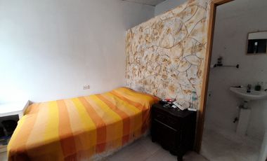 Casa en venta Pereira tipo Hostal alquiler de habitaciones con baño privado (San Fernando La playa Cuba Pereira) Villa Olímpica - Estadio - Aeropuerto