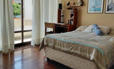 SE VENDE CASA 8 DORMITORIOS URB. HIGUERETA, SURCO