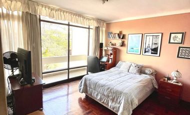 SE VENDE CASA 8 DORMITORIOS URB. HIGUERETA, SURCO