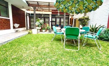 SE VENDE CASA 8 DORMITORIOS URB. HIGUERETA, SURCO