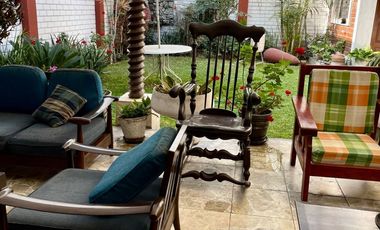 SE VENDE CASA 8 DORMITORIOS URB. HIGUERETA, SURCO