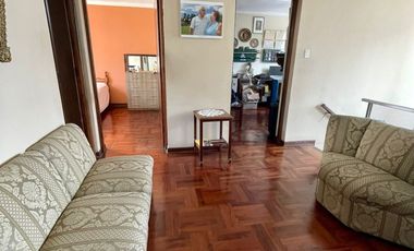 SE VENDE CASA 8 DORMITORIOS URB. HIGUERETA, SURCO