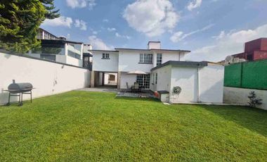 Se renta casa amplia con jardin amplio en condominio en Calimaya, Estado de México