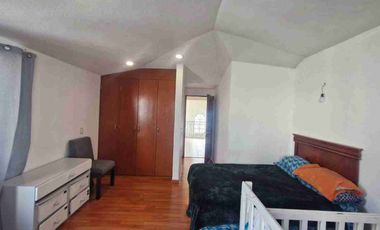 Se renta casa amplia con jardin amplio en condominio en Calimaya, Estado de México