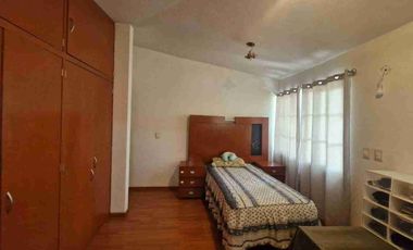 Se renta casa amplia con jardin amplio en condominio en Calimaya, Estado de México