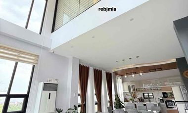 Modern Fully Furnished big house for renr