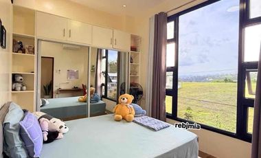 Modern Fully Furnished big house for renr