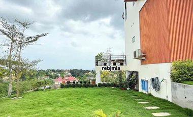 Modern Fully Furnished big house for renr