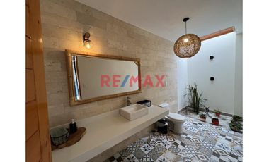 Gran Venta: Casa De Campo Con Piscina En 1,000 M²