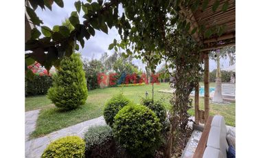 Gran Venta: Casa De Campo Con Piscina En 1,000 M²