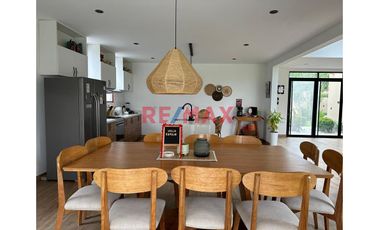 Gran Venta: Casa De Campo Con Piscina En 1,000 M²