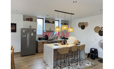 Gran Venta: Casa De Campo Con Piscina En 1,000 M²