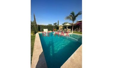 Gran Venta: Casa De Campo Con Piscina En 1,000 M²