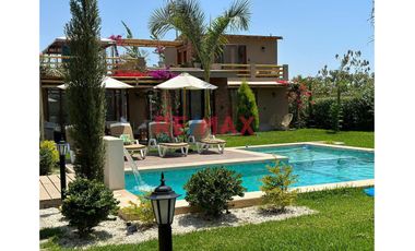 Gran Venta: Casa De Campo Con Piscina En 1,000 M²