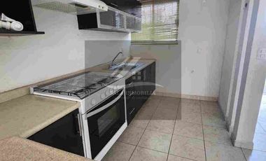 CASA EN RENTA FRACCIONAMIENTO PORTAL LA LUZ