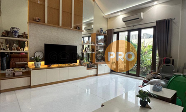 Jual rumah Kedoya Permai bangunan mandiri 3 lantai siap huni bagus