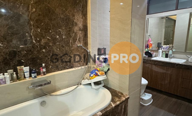Jual rumah Kedoya Permai bangunan mandiri 3 lantai siap huni bagus