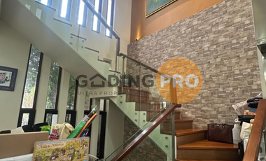 Jual rumah Kedoya Permai bangunan mandiri 3 lantai siap huni bagus
