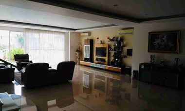 Rumah Dijual Boulevard Green Garden