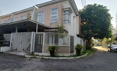 dijual MURAH Rumah MANYAR indah  include interior  100 METER DR RAYA siap huni dkt Gunawangsa Manyar,dkt Klampis,MERR ,kertajaya