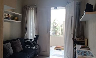 dijual MURAH Rumah MANYAR indah  include interior  100 METER DR RAYA siap huni dkt Gunawangsa Manyar,dkt Klampis,MERR ,kertajaya