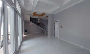 ‼️Turun Harga‼️ DIJUAL RUMAH MEWAH DENGAN KOLAM RENANG – CINERE ESTATE