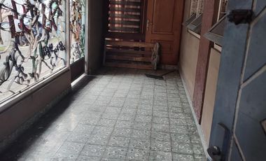 Dijual Rumah Luas di Kawasan Bisnis Pasar Legi Solo – Hitung Tanah!