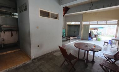 Dijual Rumah Luas di Kawasan Bisnis Pasar Legi Solo – Hitung Tanah!