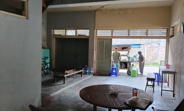 Dijual Rumah Luas di Kawasan Bisnis Pasar Legi Solo – Hitung Tanah!