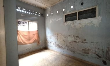 Dijual Rumah Luas di Kawasan Bisnis Pasar Legi Solo – Hitung Tanah!