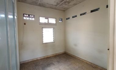 Dijual Rumah Luas di Kawasan Bisnis Pasar Legi Solo – Hitung Tanah!