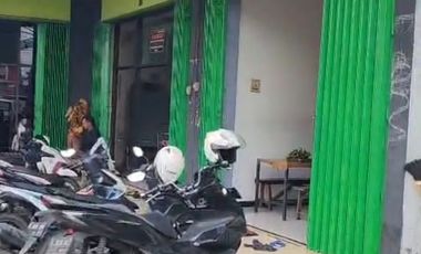 Langka temenan iki  !!! Muraaah puooll... 1,4M dapat 3 Ruko berjajar ????????????  (2 Ruko JUMBO digabung jd satu include alat-alat gym + 1 Ruko STAND