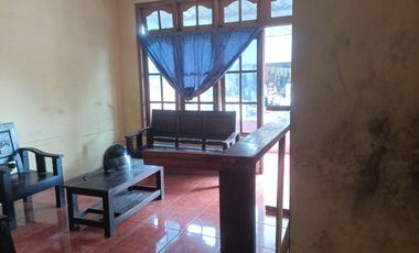 Dijual Rumah Luas Bonus 2 Ruko Strategis di Pabelan Kartasura