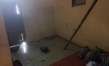 Dijual Rumah Luas Bonus 2 Ruko Strategis di Pabelan Kartasura