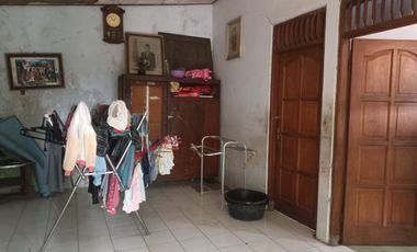 Dijual Rumah Luas Bonus 2 Ruko Strategis di Pabelan Kartasura