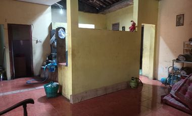 Dijual Rumah Luas Bonus 2 Ruko Strategis di Pabelan Kartasura