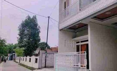 RUMAH CANTIK 2 LT, SIAP HUNI, SANGAT STRATEGIS, AKSES PINTU (TOL GRANWISATA, TOL CIBITUNG-CIMANGGIS, TOL JAPEK 2 ) JALAN COR 2 MOBIL, BANGUNAN BARU