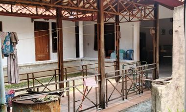 Dijual Rumah Hitung Tanah Luas 1.370 m² di Jalan Protokol Wonogiri