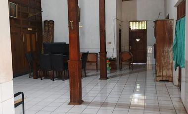 Dijual Rumah Hitung Tanah Luas 1.370 m² di Jalan Protokol Wonogiri